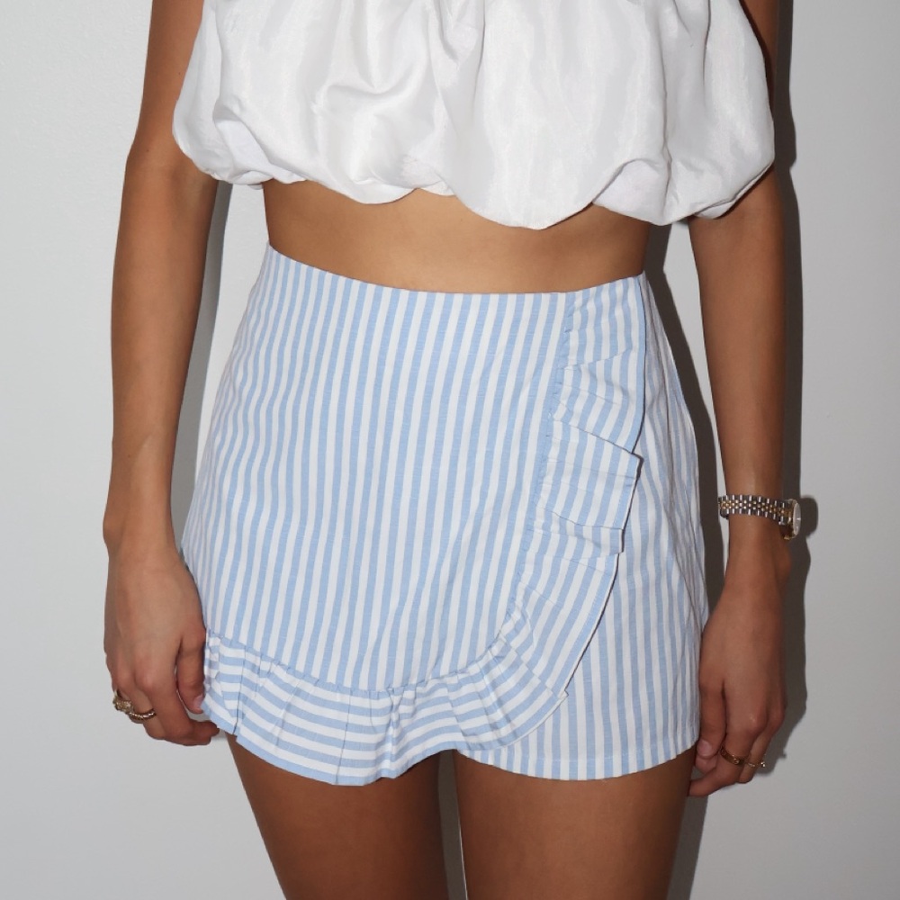 Lily White Ruffle Front Skort
